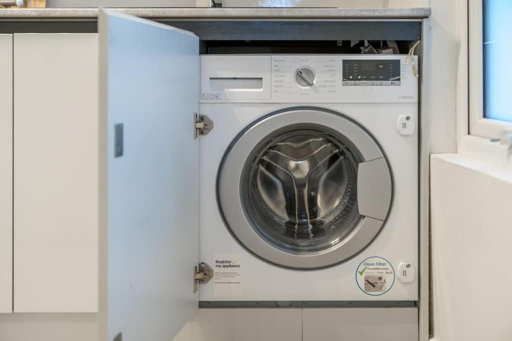 New 3bed Stylish With Amazing Transport Appartamento Londra